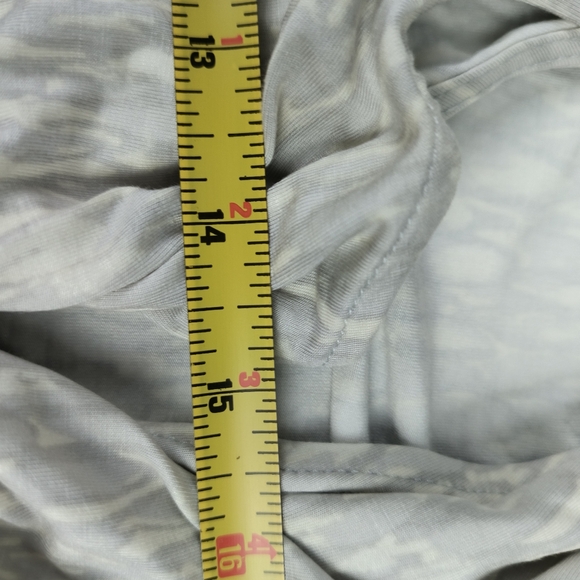 The Muses Lounge Size Medium Ivory Off Cream Gray Top Rayon Blend Faux Wrap - Picture 16 of 16